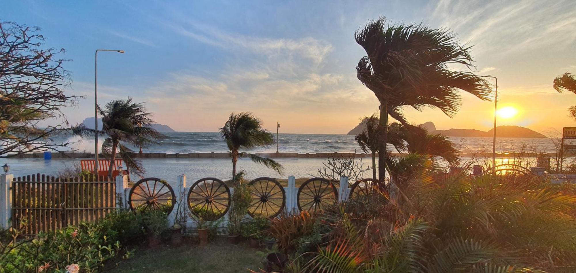 Seesea Thai Wooden House On Beachfront Prachuap Khiri Khan Exterior foto